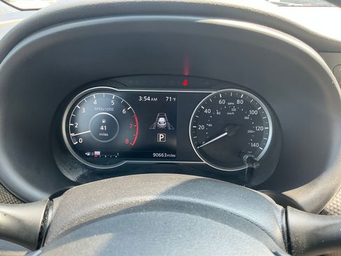 Used 2020 Nissan Kicks SV FWD image 17