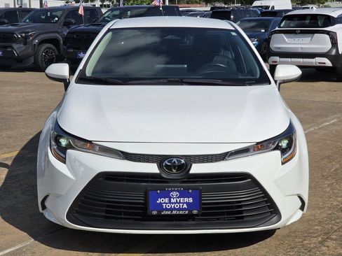 Used 2025 Toyota Corolla LE FWD image 3