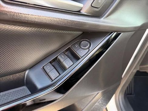 Used 2025 Chevrolet Equinox LT w/ Safety and Technology Package image 9