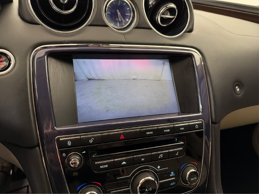 Used 2012 Jaguar XJ L RWD image 34