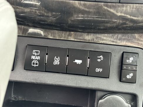 Used 2013 Buick Enclave Leather w/ Trailering Provision Package image 32