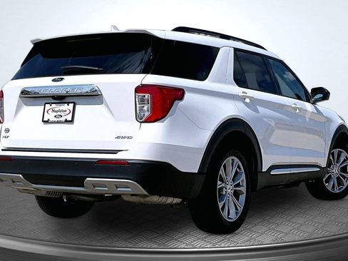 Used 2023 Ford Explorer XLT w/ Equipment Group 202A AWD/4WD image 2