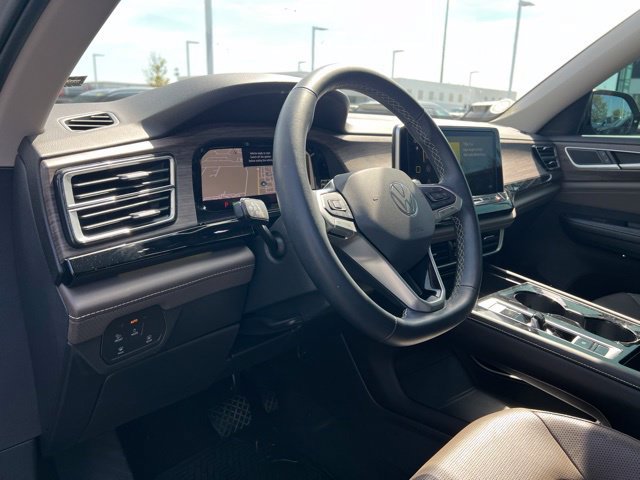 Used 2024 Volkswagen Atlas SEL AWD/4WD image 9