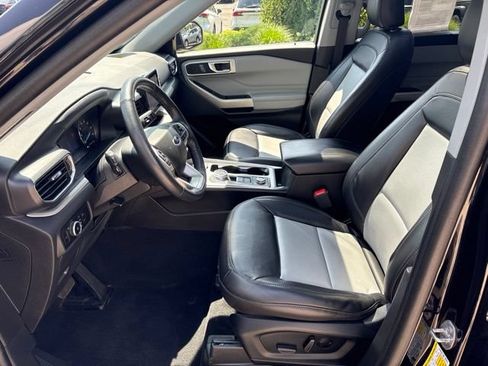 Used 2023 Ford Explorer XLT w/ Equipment Group 202A AWD/4WD image 25