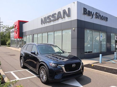 Used 2024 MAZDA CX-90 Plug-In Hybrid w/ Preferred AWD/4WD image 2