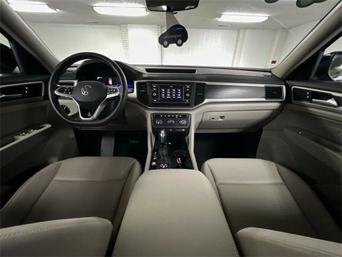 Used 2022 Volkswagen Atlas SE image 19