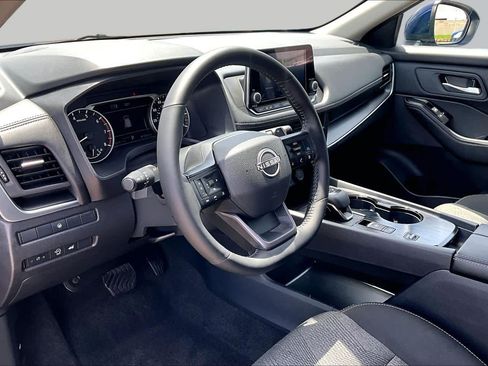 Used 2026 Nissan Rogue SV FWD image 17