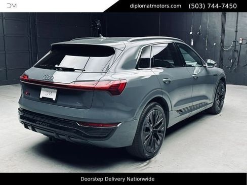 Used 2024 Audi Q8 e-tron Prestige AWD/4WD image 7