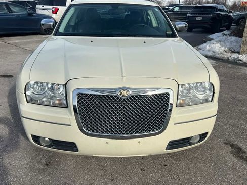 Used 2008 Chrysler 300 Touring w/ Comfort/Convenience Group image 2