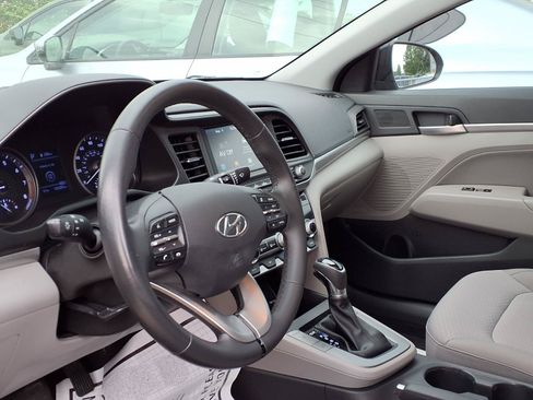 Used 2019 Hyundai Elantra Value Edition FWD image 18