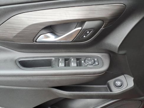 Used 2022 GMC Terrain SLE w/ Driver Convenience Package image 18