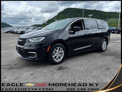 Used 2024 Chrysler Pacifica Touring-L