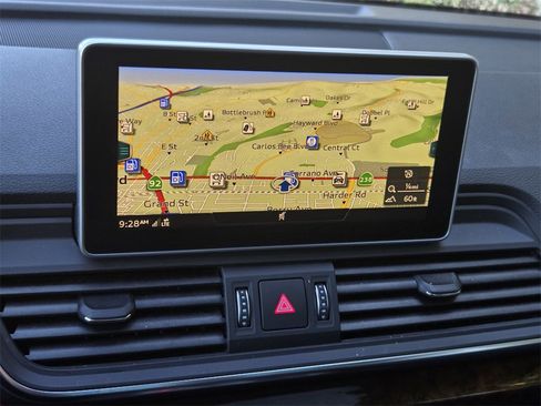 Used 2018 Audi Q5 2.0T Premium Plus w/ Premium Plus Package image 16