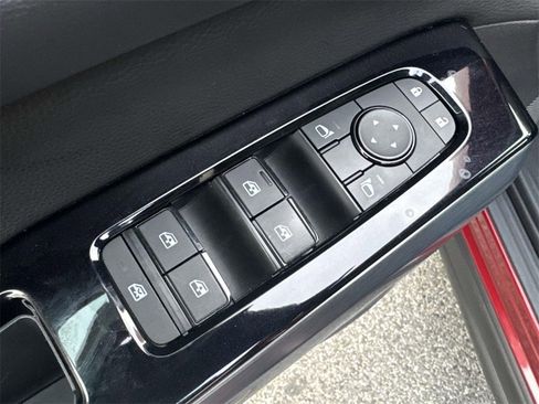 Used 2022 Nissan Pathfinder SL image 17