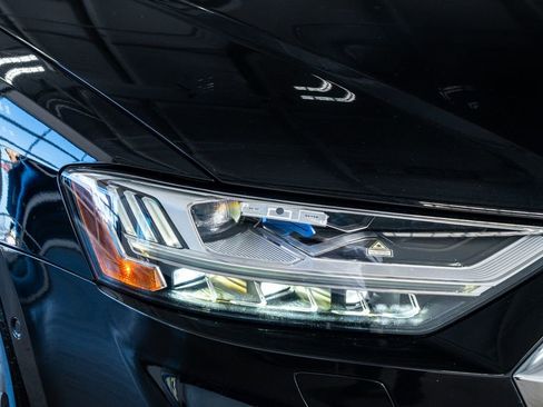 Used 2020 Audi S8 L image 19