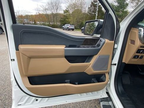 Used 2023 Ford F150 Lariat w/ Equipment Group 502A High AWD/4WD image 17