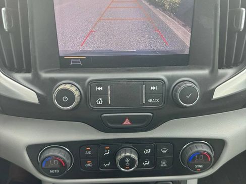 Used 2021 GMC Terrain SLT FWD image 9