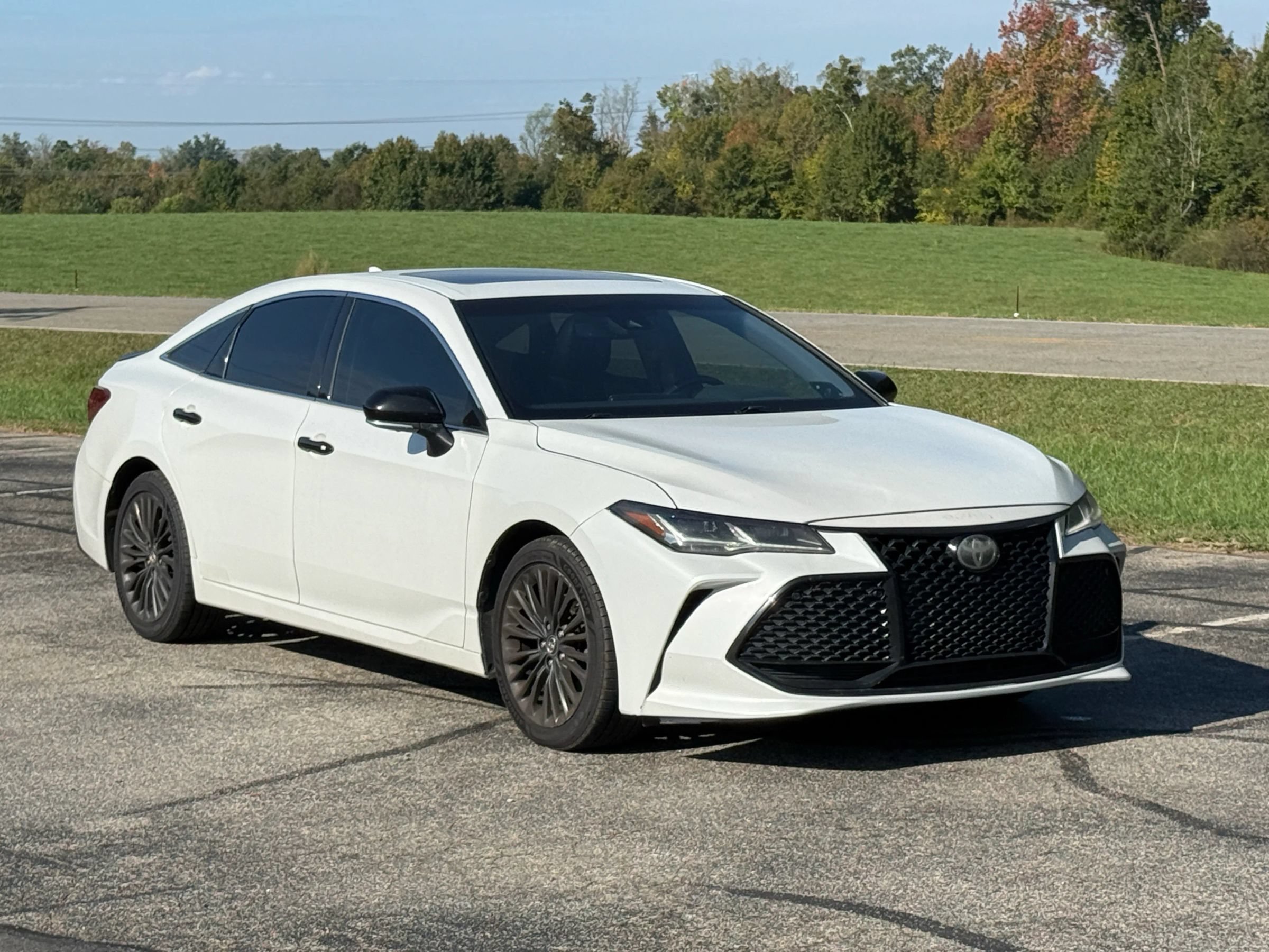 Used 2019 Toyota Avalon Touring w/ Advanced Safety Package FWD image 1