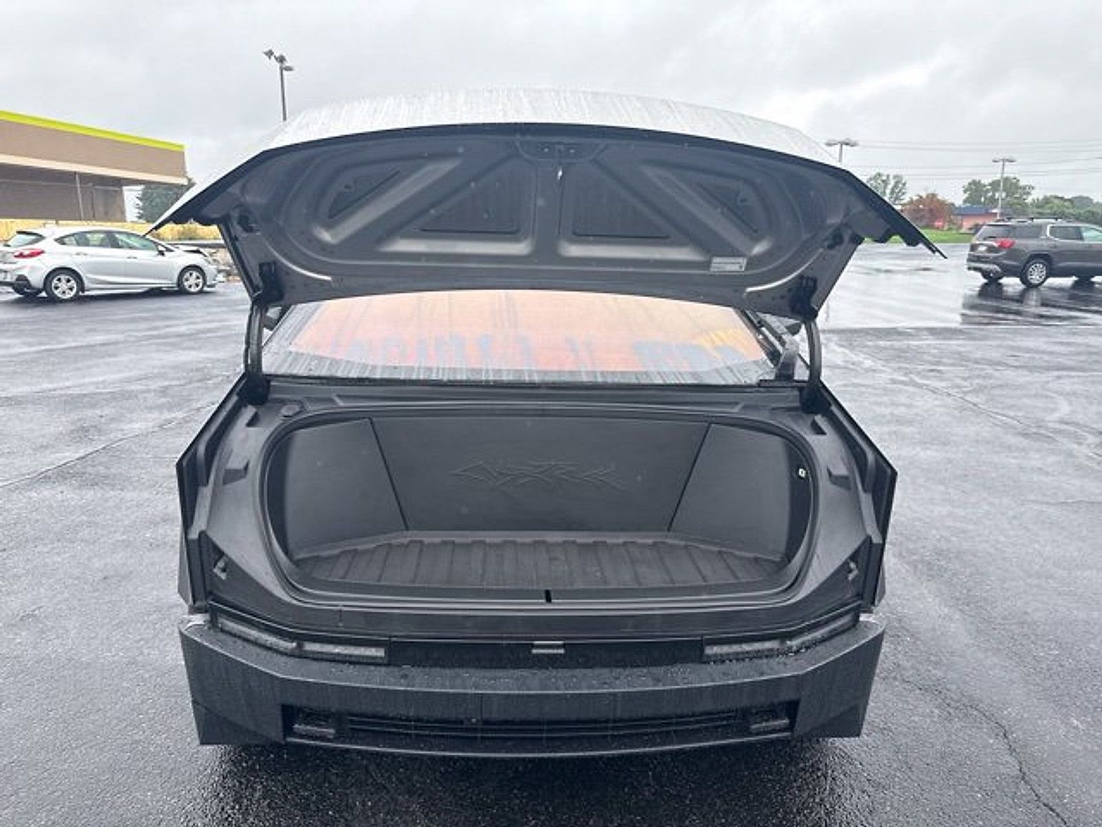 Used 2025 Tesla Cybertruck AWD Crew Cab image 30