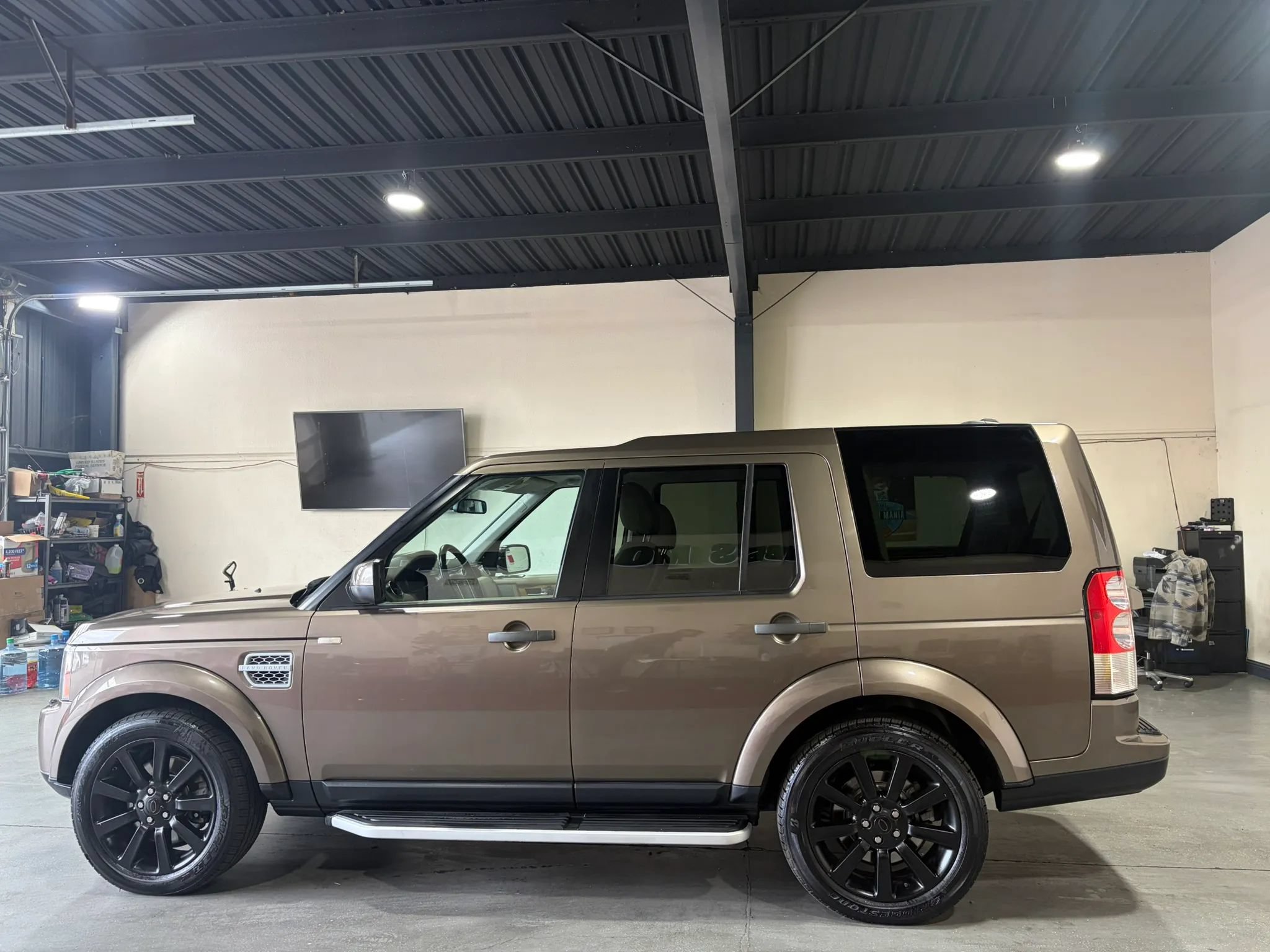Used 2011 Land Rover LR4 HSE AWD/4WD image 8