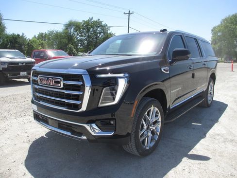 New 2026 GMC Yukon XL Elevation w/ Elevation Premium Package AWD/4WD image 9