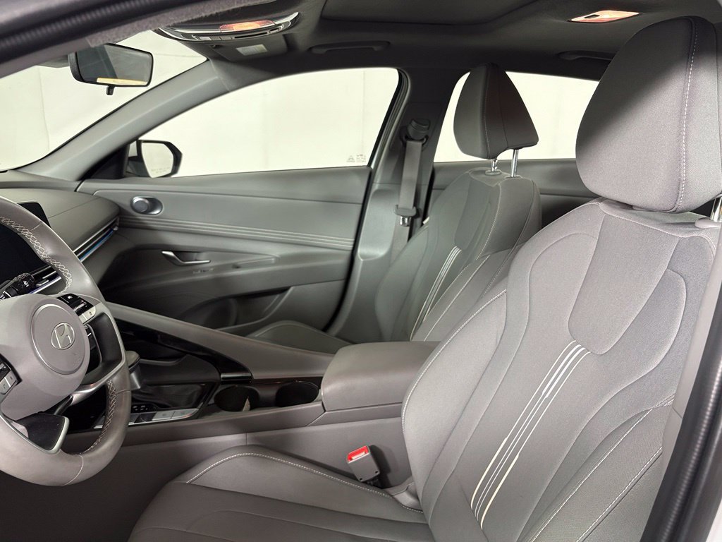 Used 2024 Hyundai Elantra SEL w/ Convenience Package FWD image 18