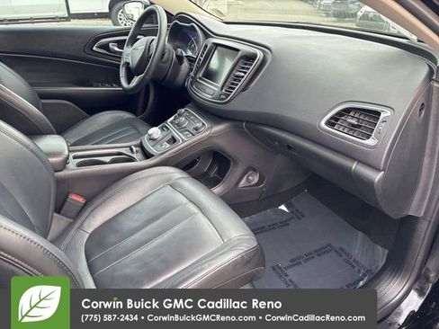 Used 2017 Chrysler 200 Limited Platinum w/ Comfort & Convenience Group image 28