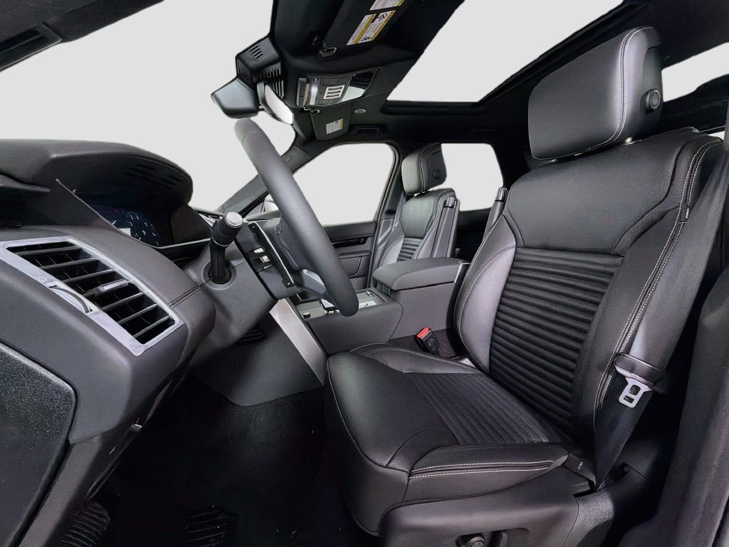 New 2026 Land Rover Discovery S AWD/4WD image 22