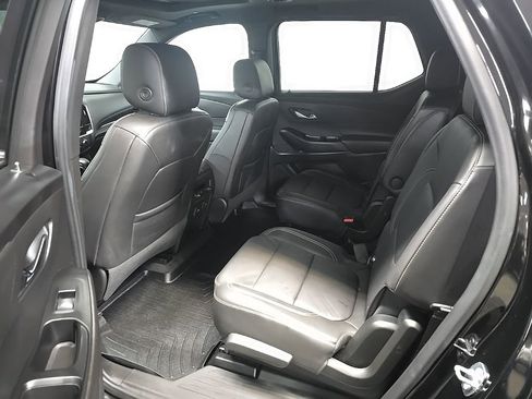 Used 2023 Chevrolet Traverse LT w/ LT Premium Package AWD/4WD image 31