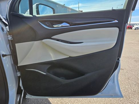 Used 2022 Buick Enclave Essence image 46