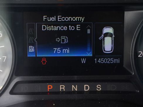 Used 2018 Ford Explorer XLT FWD image 12