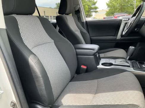 Used 2022 Toyota 4Runner SR5 AWD/4WD image 18