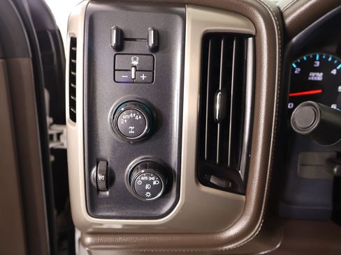 Used 2018 GMC Sierra 1500 Denali w/ Denali Ultimate Package image 9