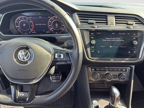 Used 2019 Volkswagen Tiguan SEL R-Line image 18