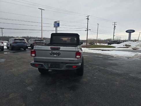 Used 2020 Jeep Gladiator Sport w/ Quick Order Package 24S image 10