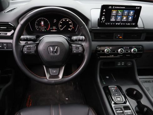 Used 2025 Honda Pilot TrailSport image 22