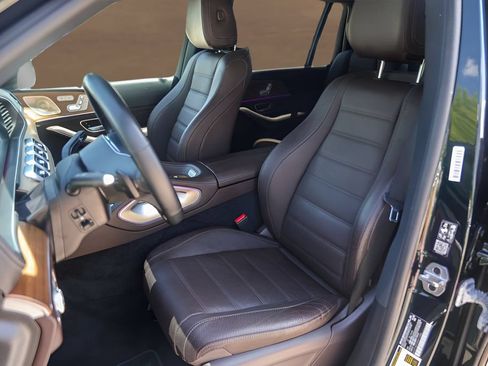 Used 2023 Mercedes-Benz GLS 450 4MATIC image 7