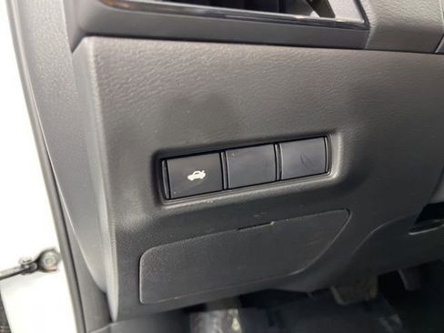 New 2026 Nissan Sentra SR w/ Floor Mat Package image 36