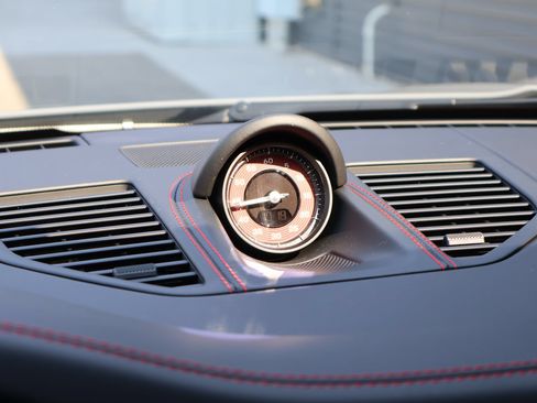 Certified 2025 Porsche 911 Targa 4 GTS AWD/4WD image 21