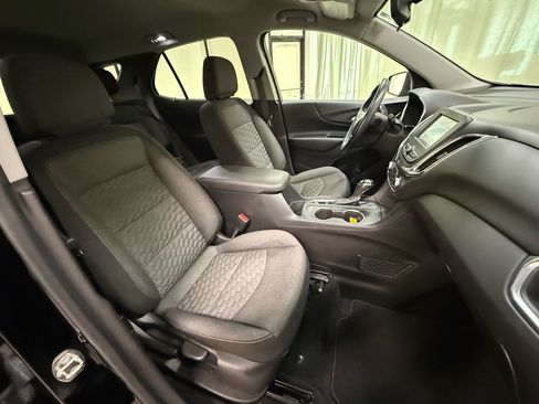 Used 2018 Chevrolet Equinox LT FWD image 25