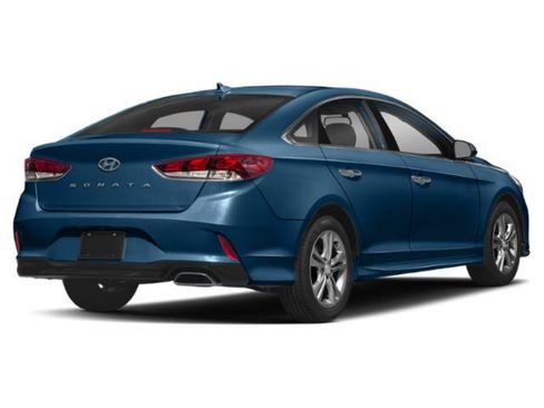 Used 2018 Hyundai Sonata SE w/ Winter Weather Package FWD image 2