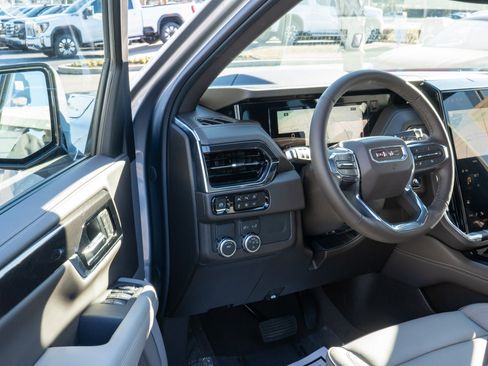 New 2026 GMC Yukon XL Elevation image 10