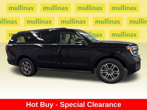 New 2025 Ford Expedition Max Active image 2
