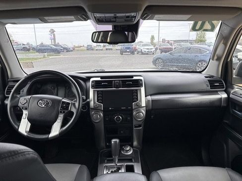 Used 2020 Toyota 4Runner 4WD image 10