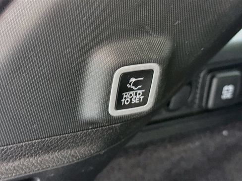 Used 2023 Jeep Grand Cherokee Overland w/ Luxury Tech Group IV AWD/4WD image 33