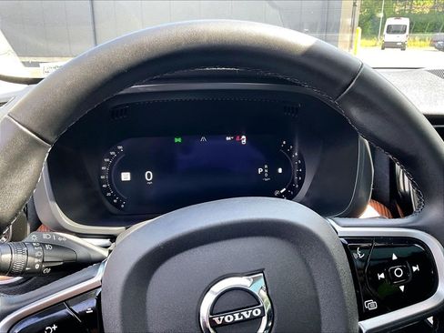 Used 2024 Volvo XC60 B5 Plus w/ Climate Package AWD/4WD image 13