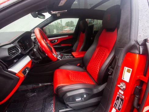 Used 2019 Lamborghini Urus AWD/4WD image 39