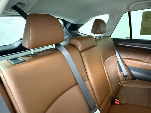 Used 2017 Subaru Outback 2.5i Touring AWD/4WD image 46