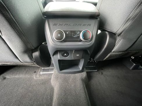 Certified 2025 Ford Explorer Active image 25