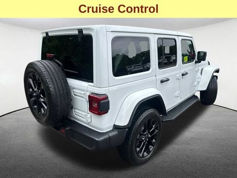 Used 2024 Jeep Wrangler Unlimited Sahara AWD/4WD image 10